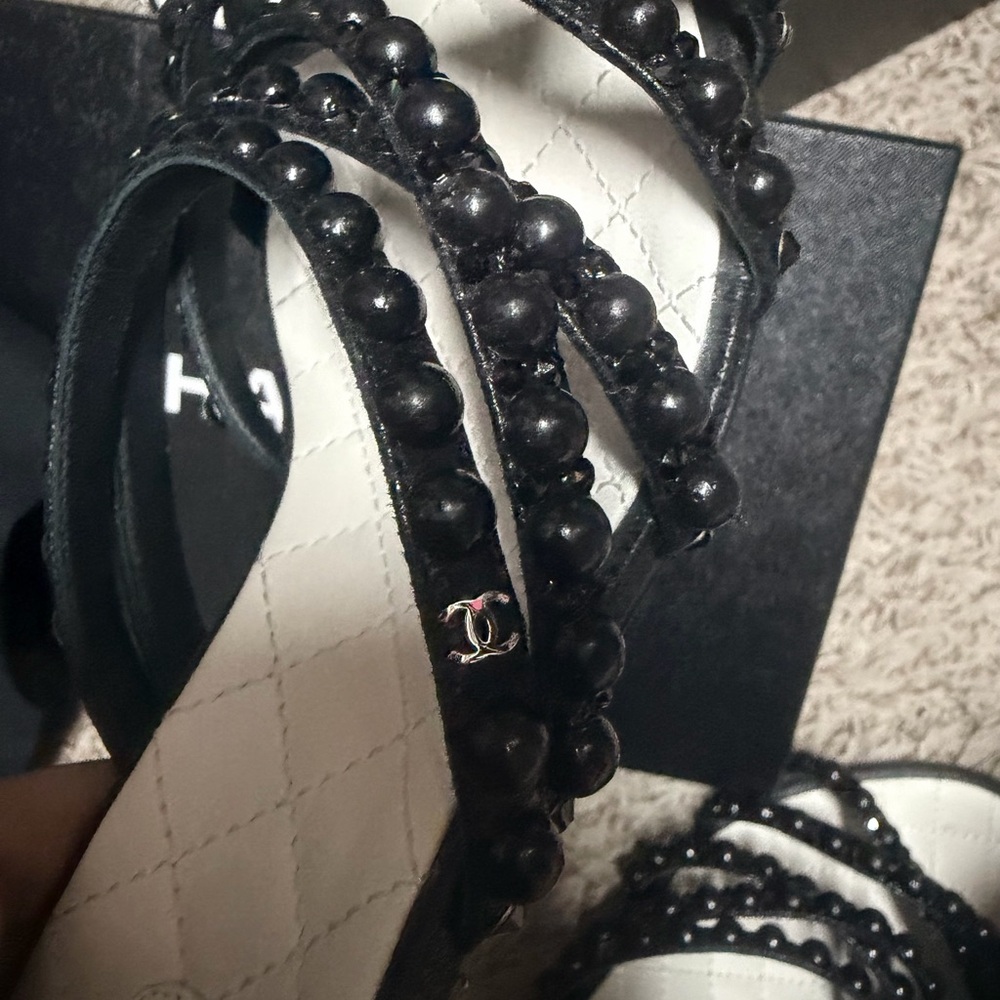 Chanel Black Beaded Slide Sandals - Women's 37.5 crackled LAMBSKIN mules - Picture 10 of 10